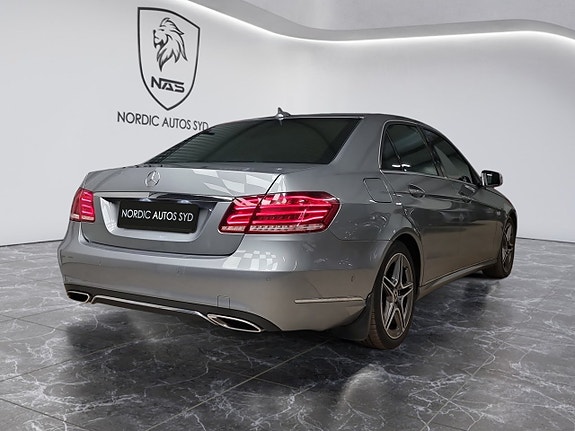 Mercedes-Benz E220 5 of 5