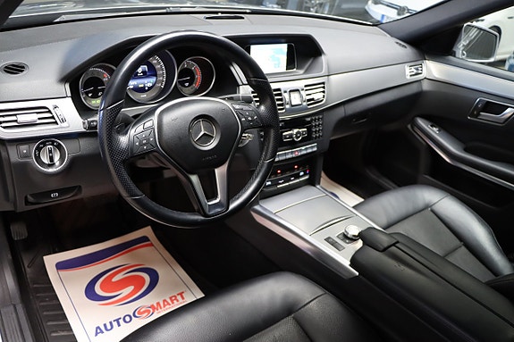 Mercedes-Benz E220 12 of 18