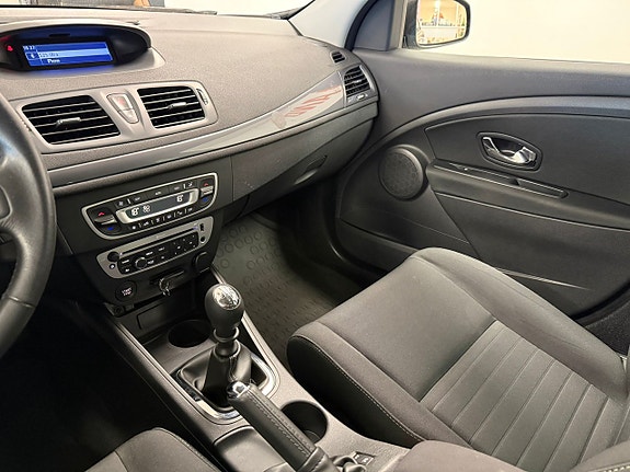 Renault Megane 21 of 27