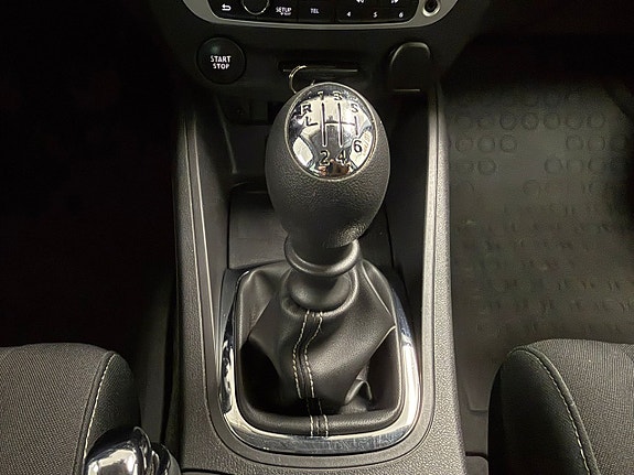 Renault Megane 25 of 27