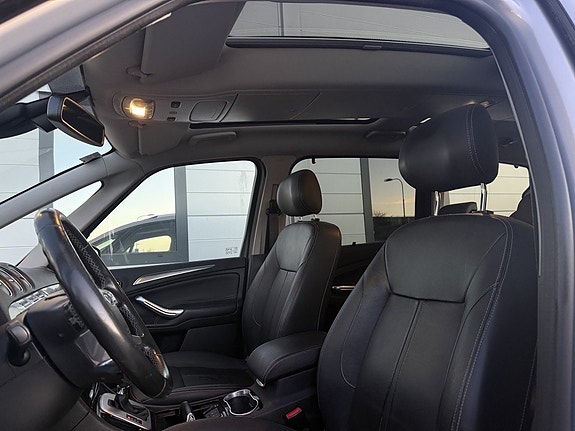 Ford Galaxy 2 of 5