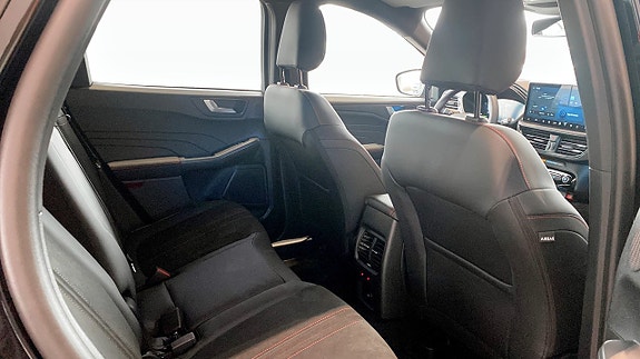 Ford Kuga 5 of 9
