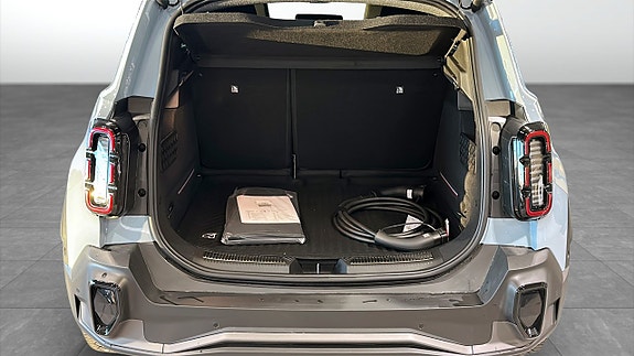 Renault 4 E-Tech 10 of 12