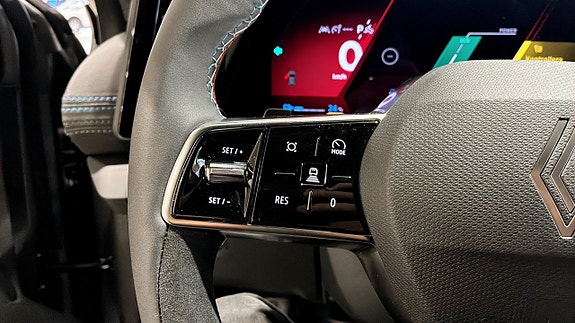 Renault Scenic E-Tech 14 of 16