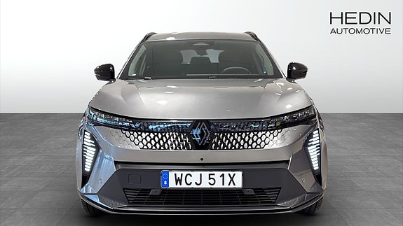 Renault Scenic E-Tech 8 of 16