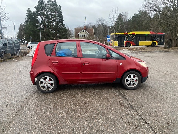Mitsubishi Colt 7 of 14