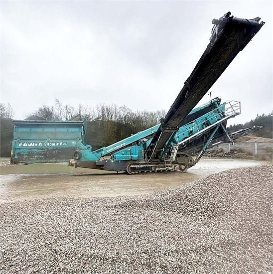 Powerscreen Chieftain 2200 - 2 Deck - Video! 3 of 5