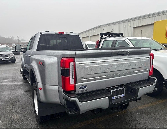Ford F-450 2 of 3