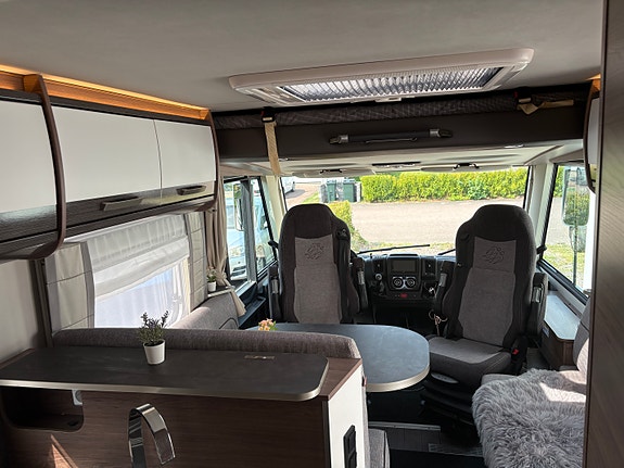 Knaus Live 700 MEG 29 of 30