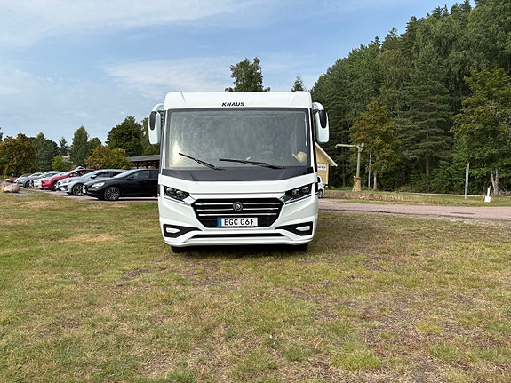 Knaus Live 700 MEG 2 of 30