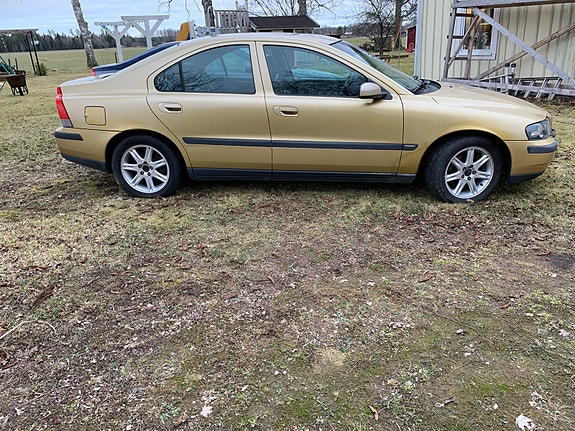 Volvo S60 3 of 5