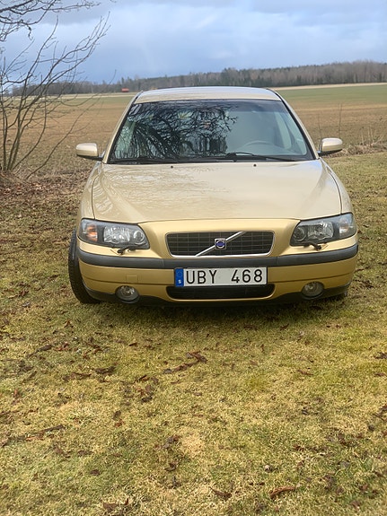 Volvo S60 2 of 5