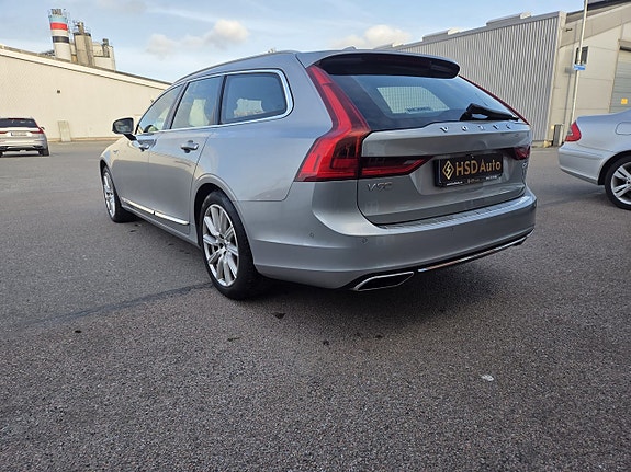 Volvo V90 3 of 5