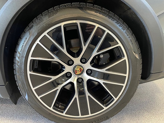 Porsche Taycan 4 6 of 16