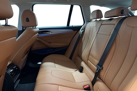 BMW 530e 11 of 18