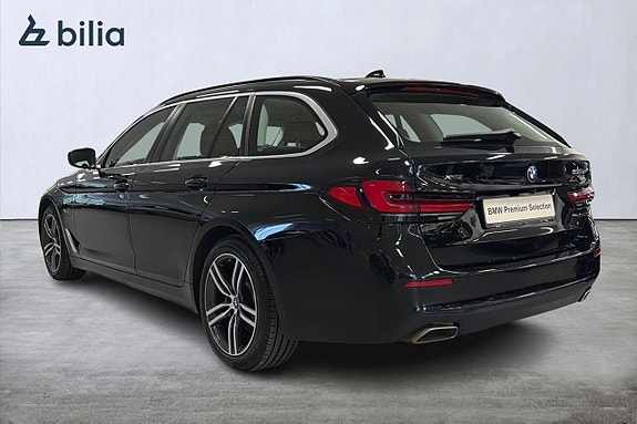 BMW 530e 2 of 18