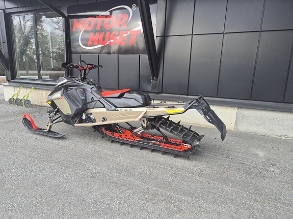 Ski-Doo 850 SUMMIT TURBO EXPERT 154 -22 2 of 3