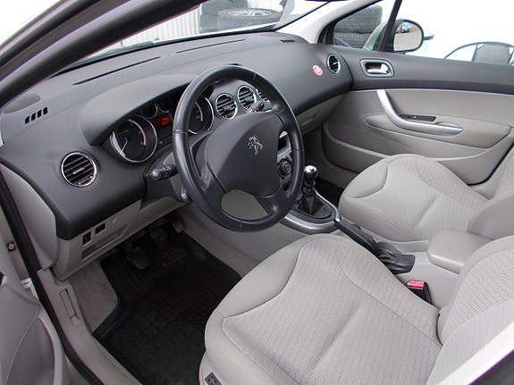 Peugeot 308 SW 5 of 5