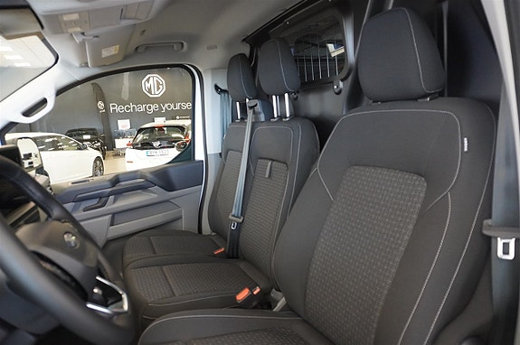 Ford Transit Custom 9 of 12