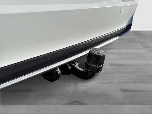 Volkswagen Golf Alltrack 11 of 14