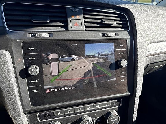Volkswagen Golf Alltrack 13 of 14