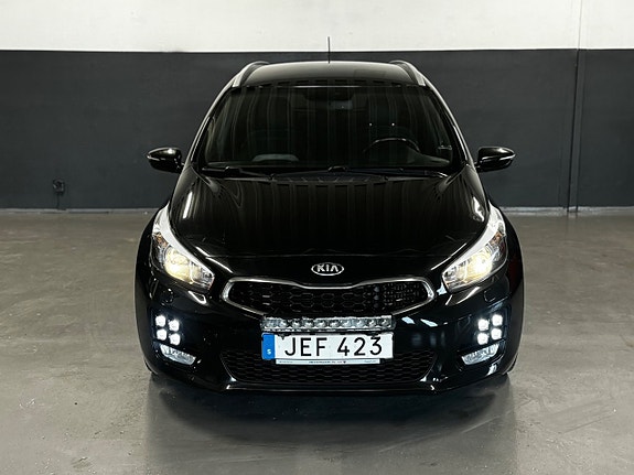 Kia Ceed 2 of 5