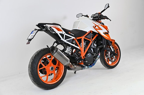 KTM 1290 Super Duke R Akrapovic 3 of 6
