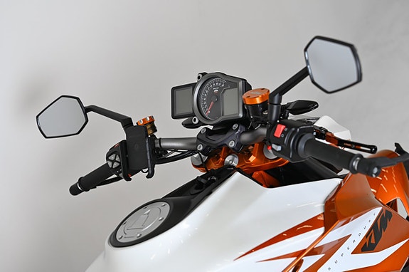 KTM 1290 Super Duke R Akrapovic 6 of 6