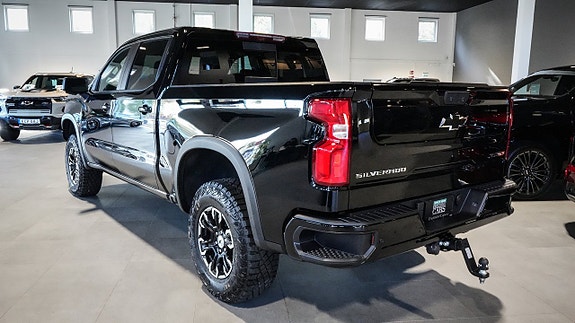 Chevrolet Silverado EV 4 of 30