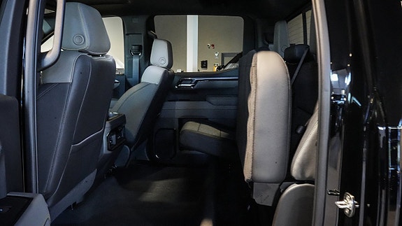 Chevrolet Silverado EV 18 of 30