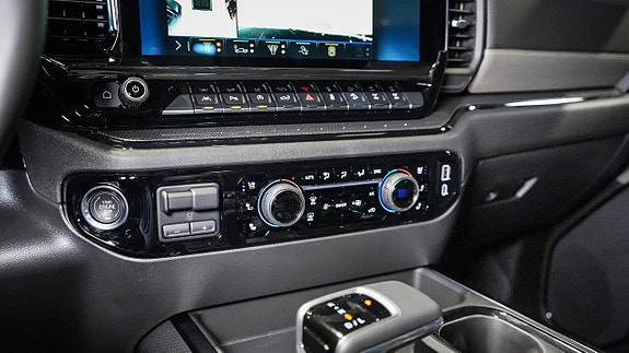 Chevrolet Silverado EV 18 of 28