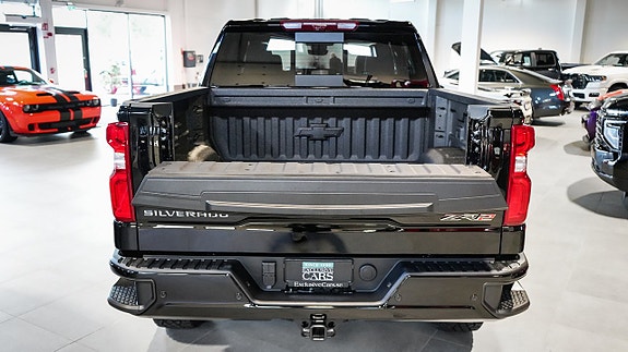 Chevrolet Silverado EV 8 of 28