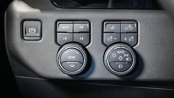 Chevrolet Silverado EV 28 of 28