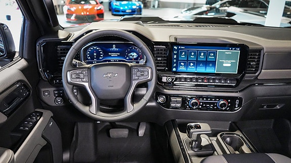 Chevrolet Silverado EV 24 of 28
