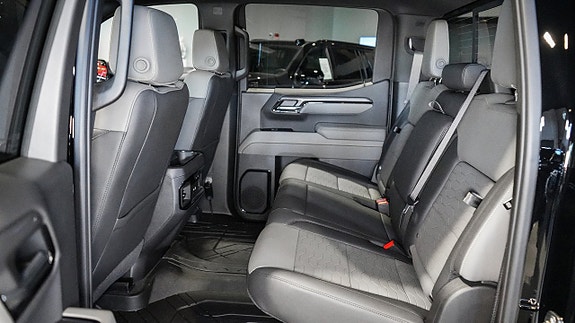 Chevrolet Silverado EV 15 of 28