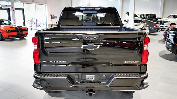 Chevrolet Silverado EV 7 of 28
