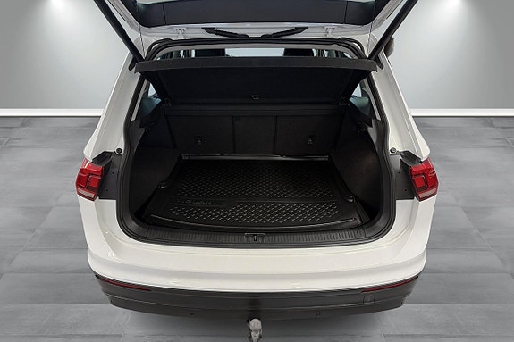 Volkswagen Tiguan 12 of 18