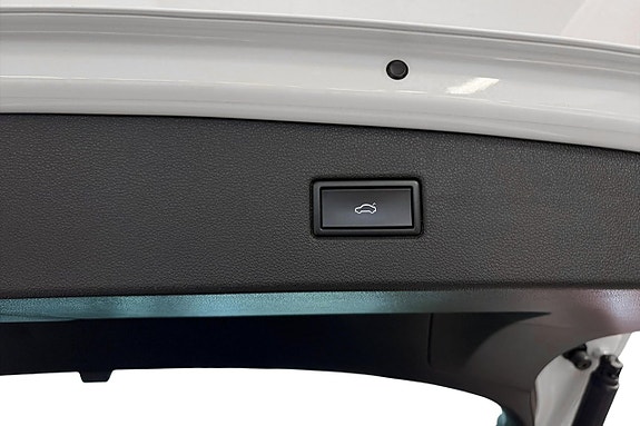 Volkswagen Tiguan 14 of 18
