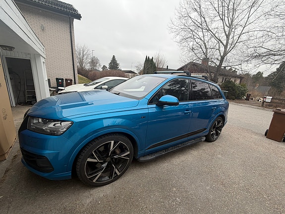 Audi Q7 2 of 5