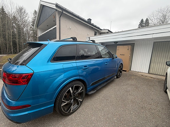 Audi Q7 3 of 5