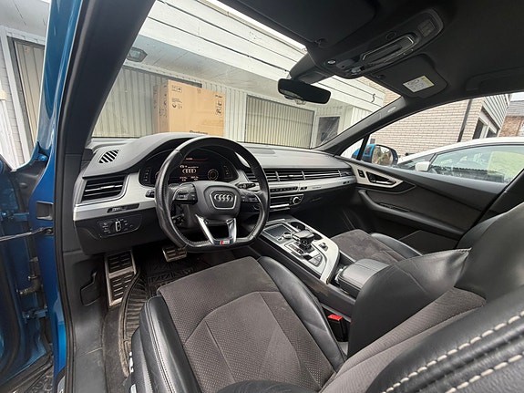 Audi Q7 24 of 24