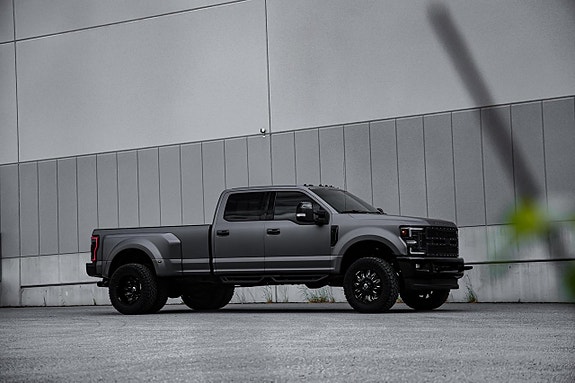 Ford F-350 5 of 5