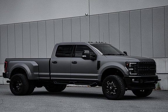 Ford F-350 2 of 5