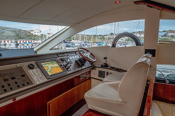 Fairline Phantom 48 9 of 10