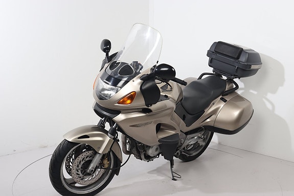 Honda NT650 Deauville 4 of 8