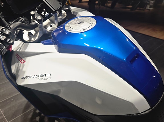 BMW F900XR/Comfort-pack/Dynamic-pack/Sport 6 of 20