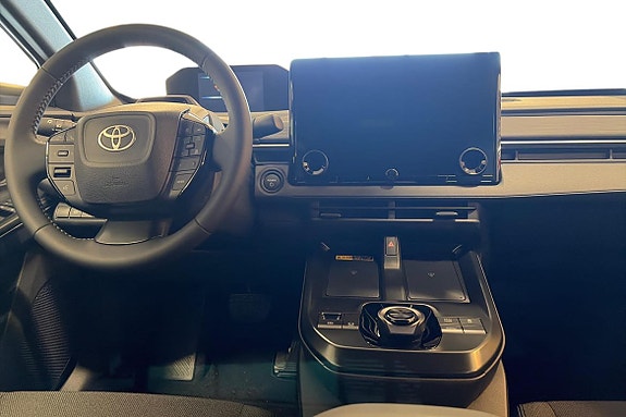Toyota C-HR+ 8 of 15