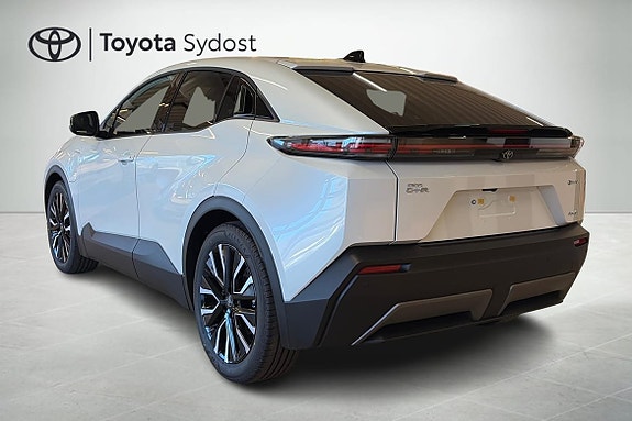 Toyota C-HR+ 13 of 15