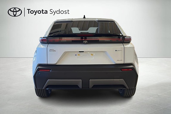 Toyota C-HR 5 of 5
