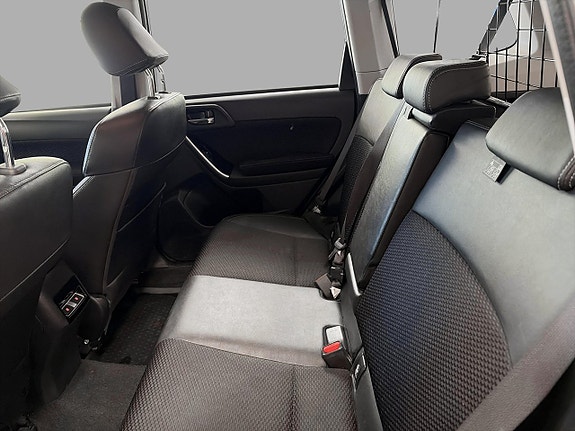 Subaru Forester 9 of 14